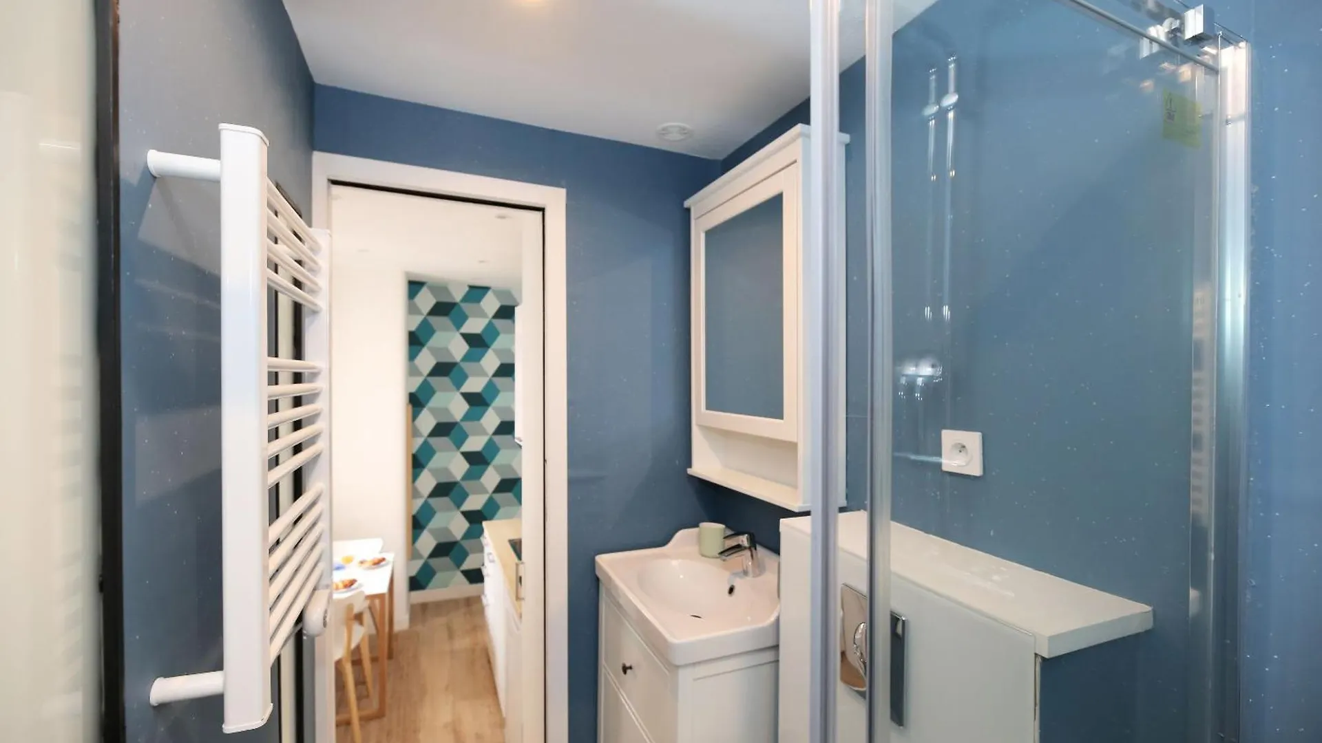 Apartment Studio Original Et Reposant - Paris 10 - 2P France